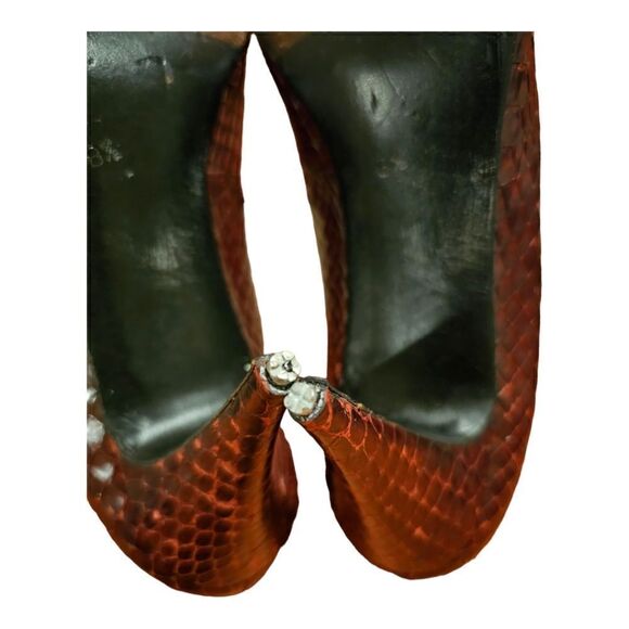 STUART WEITZMAN FOR MR. SEYMOUR Deep Red Snakeskin Heels - Size 8 1/2 - Picture 6 of 8